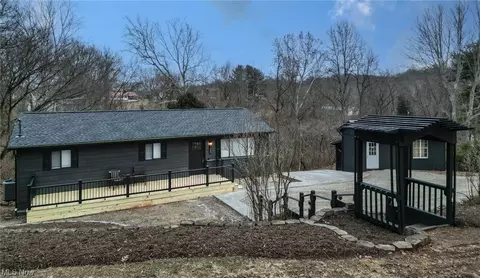 120 Wynncrest Dr, Marietta, OH 45750
