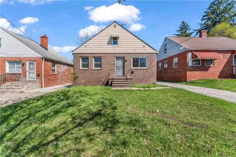 16915 Palda Dr, Cleveland, OH 44128