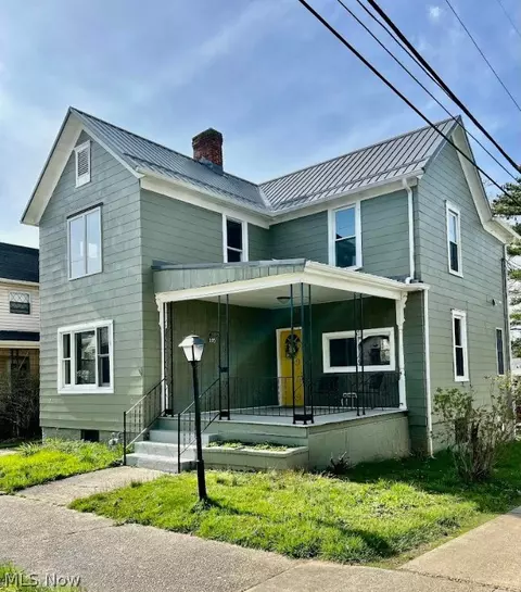 105 E Montgomery, Marietta, OH 45750