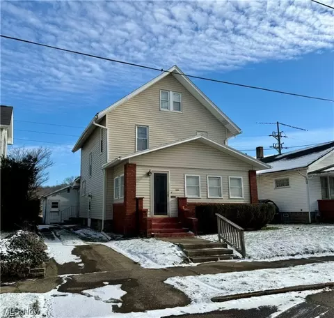 330 Mcclain, Coshocton, OH 43812