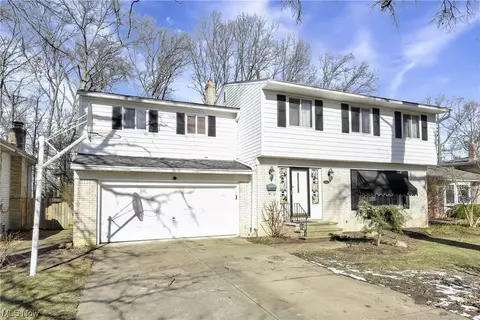 24416 Noreen Dr, North Olmsted, OH 44070