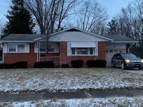 3192 Starlite St NW, Warren, OH 44485