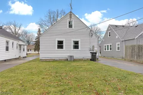 248 Bellfield, Elyria, OH 44035 photo 2