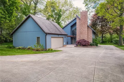 3300 Fulton Dr NW, Canton, OH 44718