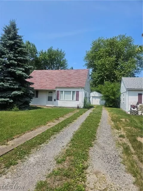 3047 Wilson St, Lorain, OH 44052
