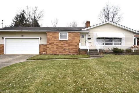 3225 White Beech Ln, Youngstown, OH 44511