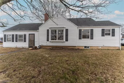1322 3rd St NE, Massillon, OH 44646
