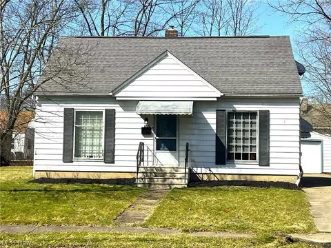 1521 Dale St, Akron, OH 44313