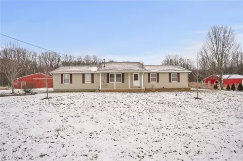 8965 Corbett Rd, Diamond, OH 44412