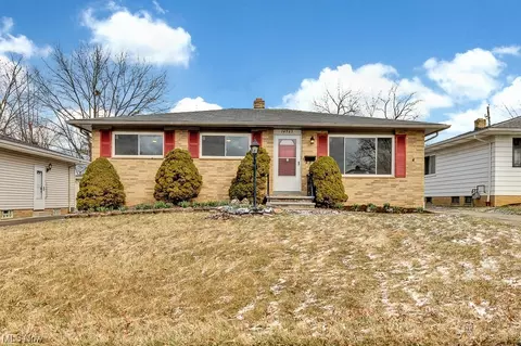 14963 Lisa Dr, Maple Heights, OH 44137