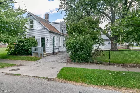 3161 W 61 St, Cleveland, OH 44102