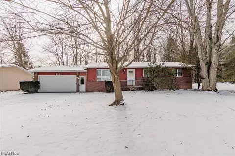 7915 Zupancic Dr, Garrettsville, OH 44231