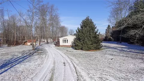8691 Werger Rd, Garrettsville, OH 44231
