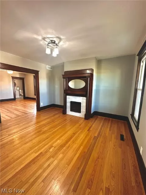 115 E 4th, Williamstown, WV 26187 photo 6