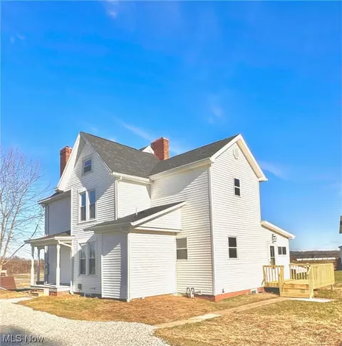 115 E 4th, Williamstown, WV 26187 photo 2