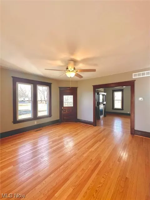 115 E 4th, Williamstown, WV 26187 photo 12