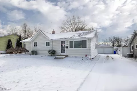 13701 Dalebrook Ave, Brook Park, OH 44142