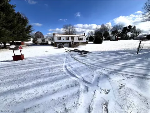 19510 Sunset Blvd, Wellsville, OH 43968
