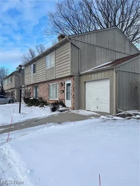 9671 Ryan Dr, Mentor, OH 44060 photo 2