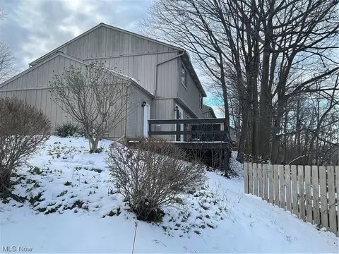 9671 Ryan Dr, Mentor, OH 44060 photo 3