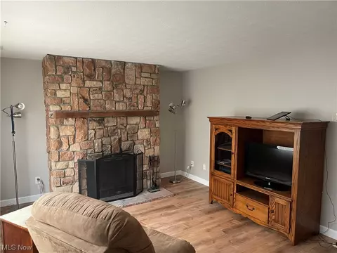 9671 Ryan Dr, Mentor, OH 44060 photo 4