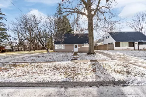 1434 Munroe Falls Ave, Cuyahoga Falls, OH 44221