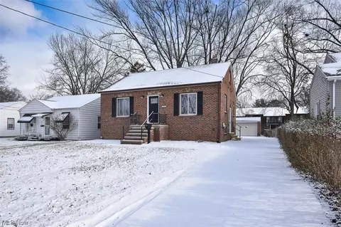 3325 W 231st, North Olmsted, OH 44070