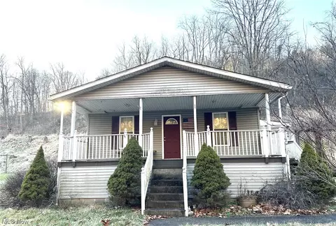 772 Peters Run Rd, Wheeling, WV 26003