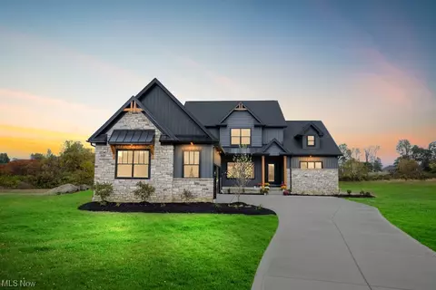 1380 Tullamore Trl, Sharon, OH 44281