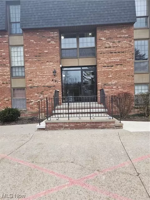 4187 Columbia Rd #232, North Olmsted, OH 44070