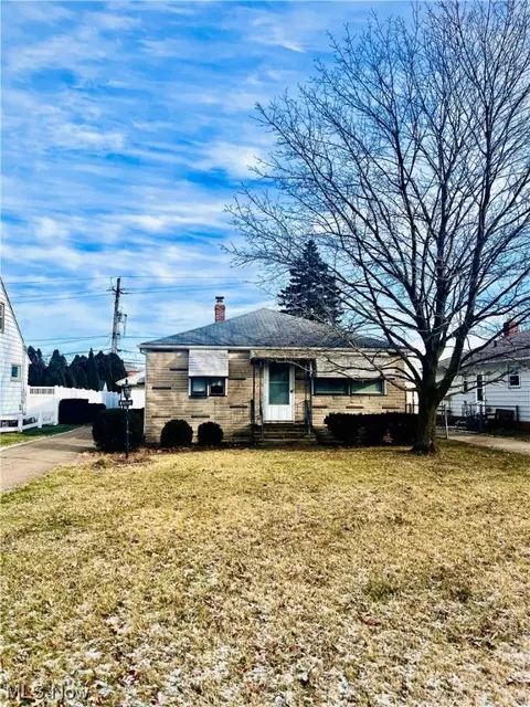 4695 Fleharty Rd, North Olmsted, OH 44070