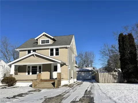 1352 Bradford NW, Warren, OH 44485