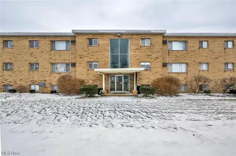 5200 Royalton Rd #10C, North Royalton, OH 44133
