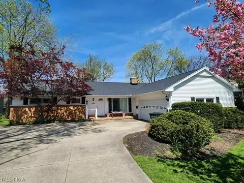 23505 Fairmount Blvd, Beachwood, OH 44122
