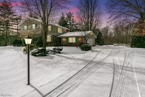 16202 Lucky Bell Ln, Newbury, OH 44065