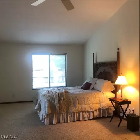 4557 Saint James Cir, Canton, OH 44708 photo 16