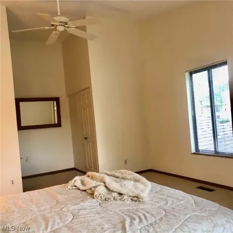 4557 Saint James Cir, Canton, OH 44708 photo 18