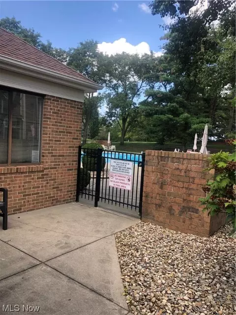 4557 Saint James Cir, Canton, OH 44708 photo 37