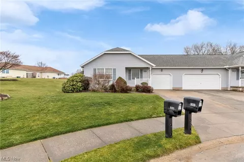 331 W Heatherwood Dr, Barberton, OH 44203