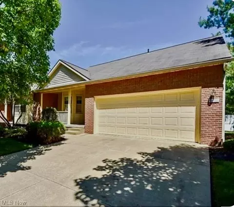 6536 Softwind NW, North Canton, OH 44720