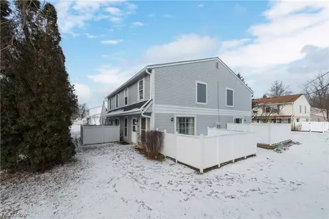 20327 Williamsburg Ct #310C, Middleburg Heights, OH 44130
