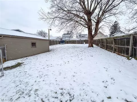 444 Maplewood Ave, Struthers, OH 44471 photo 21