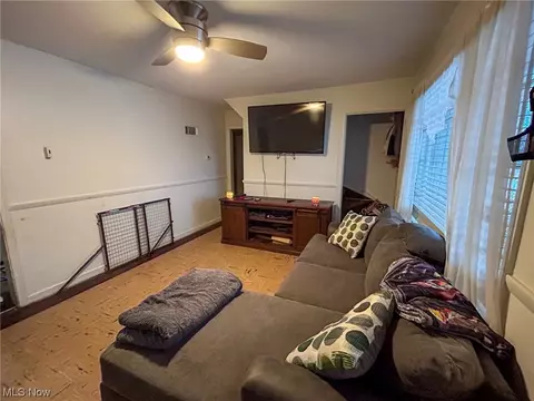 444 Maplewood Ave, Struthers, OH 44471 photo 2