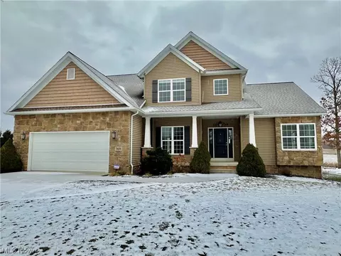 7476 Rolling Grn NW, Massillon, OH 44646