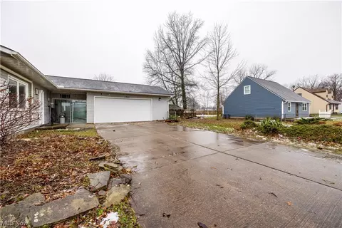 1701 Abbe S, Elyria, OH 44035 photo 4