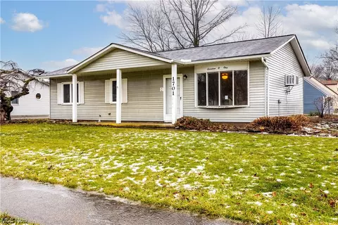 1701 Abbe S, Elyria, OH 44035 photo 2