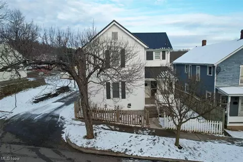 208 Vine St, Marietta, OH 45750