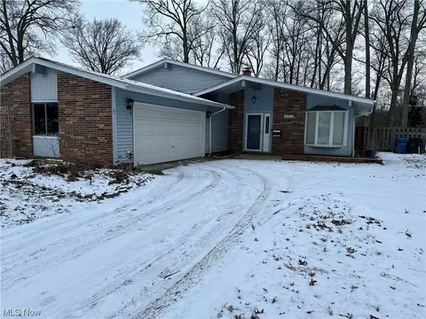 26412 Redwood Dr, Olmsted Falls, OH 44138
