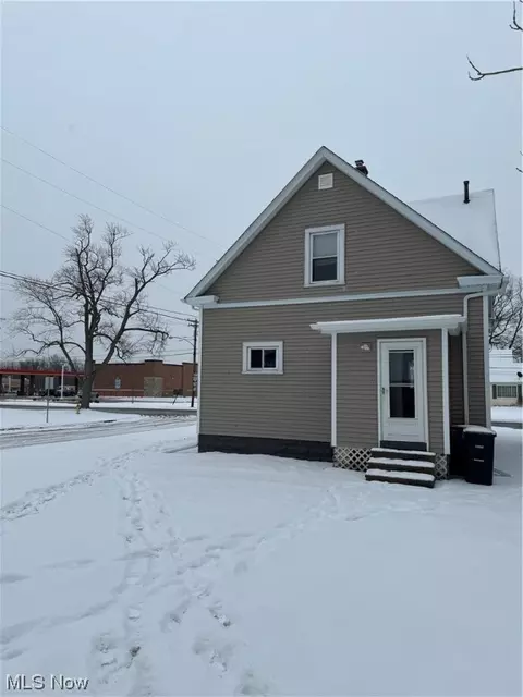 Exterior - 1703 W 9th, Ashtabula, OH 44004 photo 5 of 8
