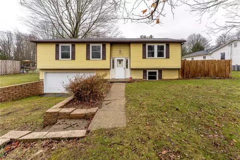 4138 Victory Ave NE, Louisville, OH 44641